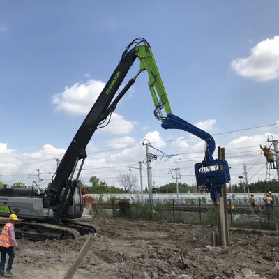 Excavator-Fit Pile Driver - Low Vibration Short Period & 180° Rotation Adjustment