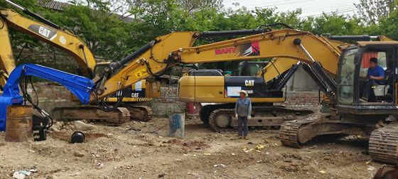 راننده حرفه ای حفاری برای پروژه های ساختمانی و زیرساخت ها