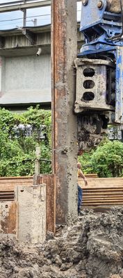 بیل مکانیکی 35 تنی شانتویی با شمع کوب هیدرولیکی جانبی برای طول 6-12 متر