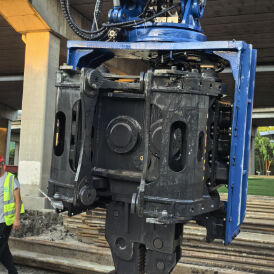 درایور شمع دستگیره جانبی با سرعت بالا: بلند کردن شمع 10 متر در دقیقه و مخزن سوخت بزرگ 150 لیتری